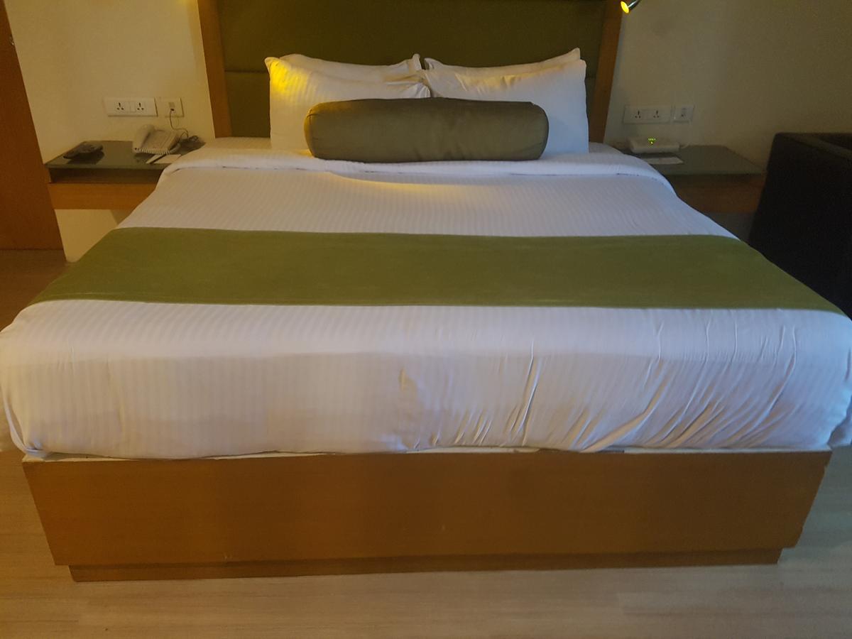 Peerless Hotel Хайдарабад Экстерьер фото