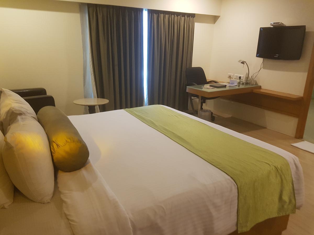 Peerless Hotel Хайдарабад Экстерьер фото