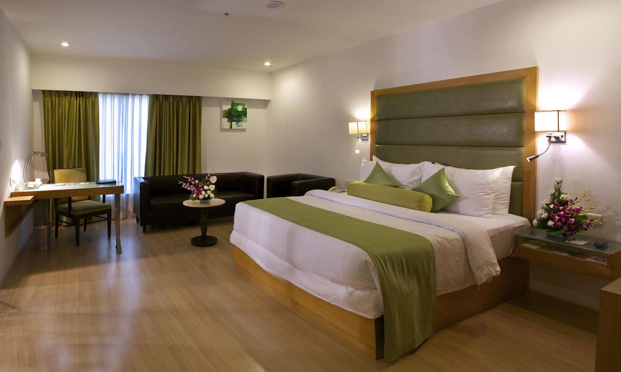 Peerless Hotel Хайдарабад Экстерьер фото